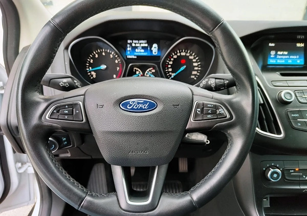 Ford Focus cena 32900 przebieg: 180000, rok produkcji 2016 z Poznań małe 436
